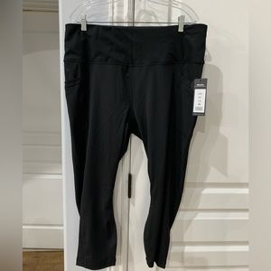 Women’s black yoga pants size 2x nwt